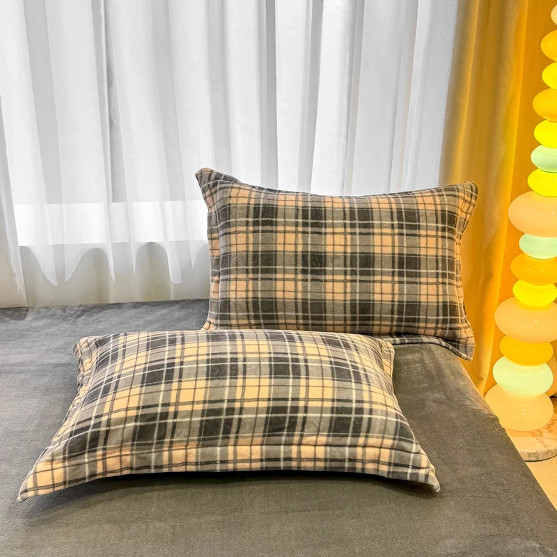 Milk Velvet Plaid Duvet Cover Set - Winter Comfort for Boys & Girls - Julia M LifeStyles