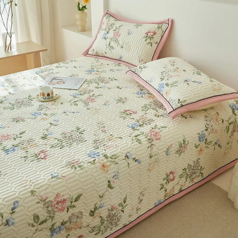 Beige Floral Reversible Quilt Set - 3 Pieces, Twin/Queen Size