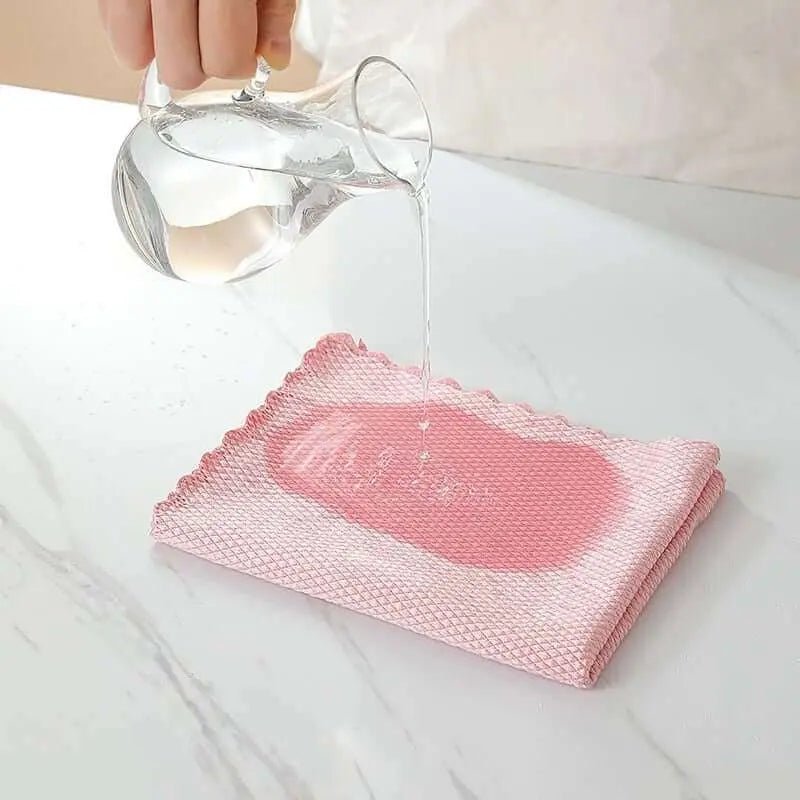 No Trace Glass Cleaning Towel - Say Goodbye to Smudges and Streaks - Superior Absorbency for Crystal Clear Glass - Julia M LifeStyles